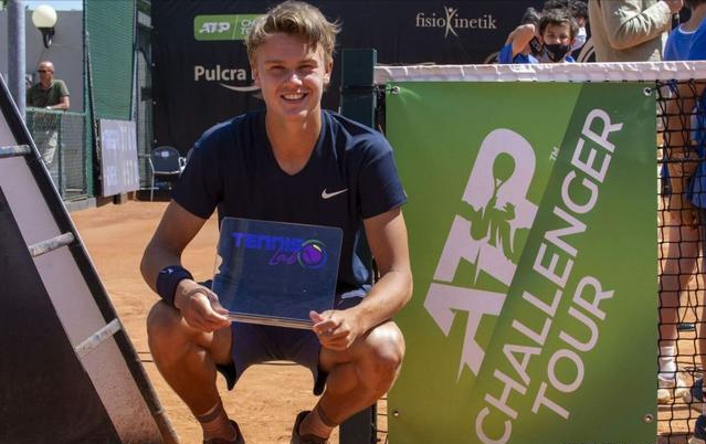 教练组在赛 教练组在赛