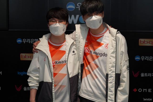 这一荣誉也 这一荣誉也