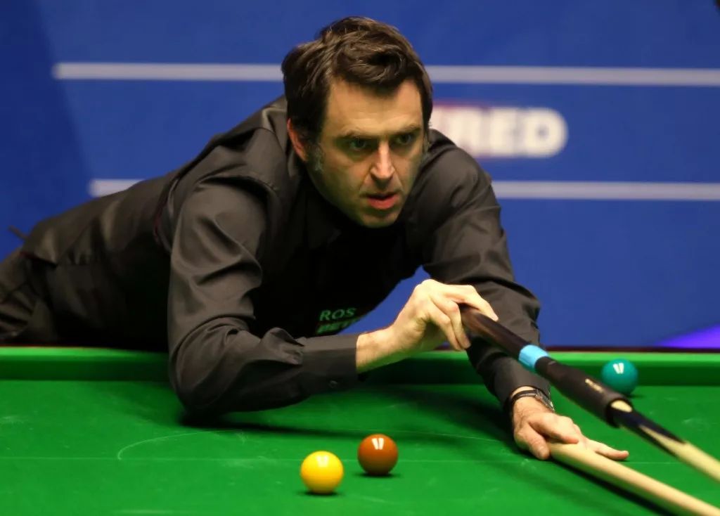 大红土网球 大红土网球