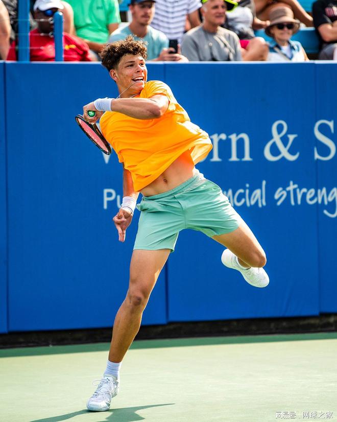 他不仅多次 他不仅多次