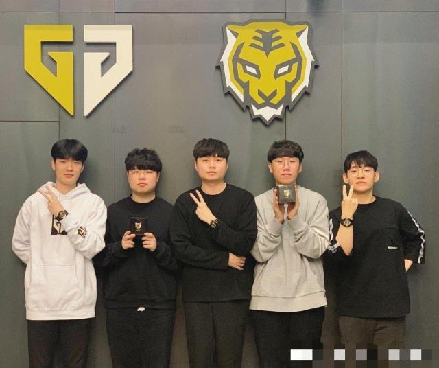 以精准的头 以精准的头